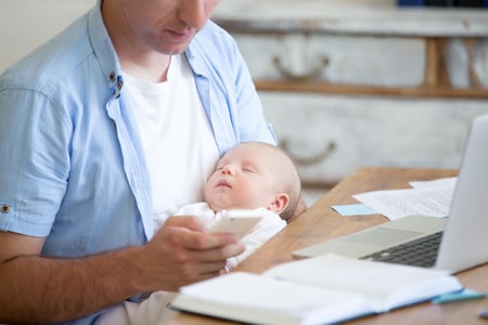 Home Office mit Baby oder Kleinkind – Arbeitsmodell für Väter