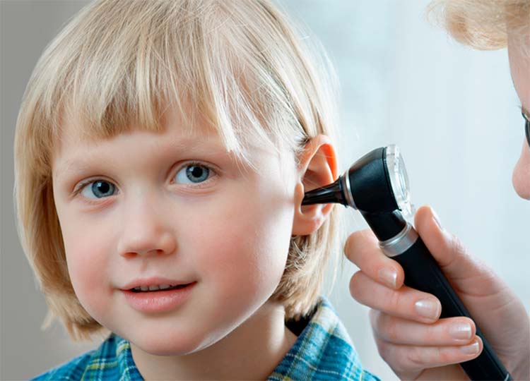 Erste Hilfe: Fremdkörper im Ohr beim Kind – und Was macht der Arzt: